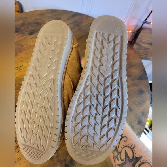 Koolaburra by UGG mens size 8  brown suede shoes - Picture 5 of 13